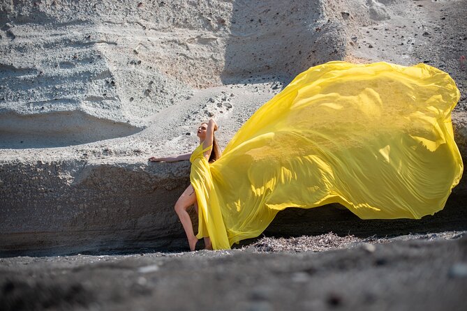 Santorini Flying Dresses Photo Shoot - Starting in Imerovigli: where your shoot gets easy