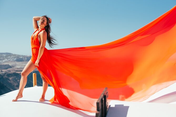 Santorini Flying Dresses Photo Shoot - The 1-hour session: posing, movement, and getting comfortable