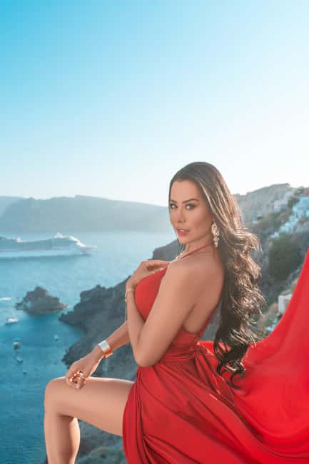 Santorini: Oia Flying Dress Photoshoot by SokoLOVE - Photo Stops in Oia: Iconic Views Plus Locals-Only Corners