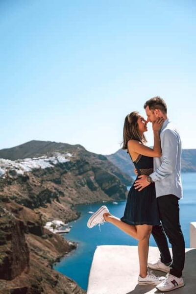 Santorini: Oia Private Couple Photoshoot with 35 Photos - Starting at the Virgin Mary of the Akathist Hymn Church: the session mindset