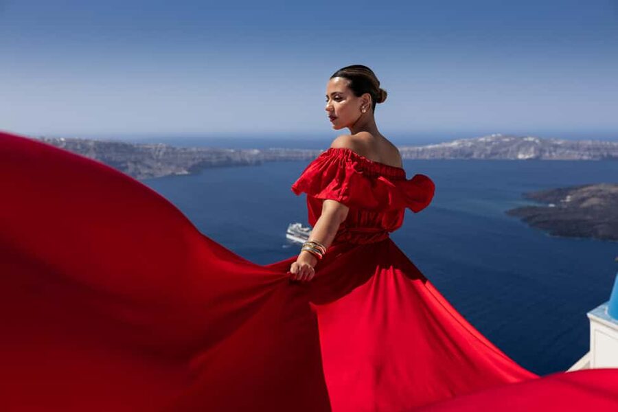 Santorini: Private Flying Dress Photoshoot at Iconic Spots - Choosing Your Flying Dress Colors and Making It Flatter