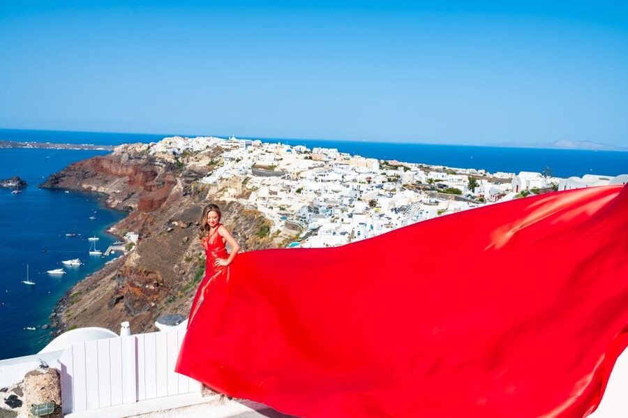 Santorini: Private Flying Dress Photoshoot with Pickup - Pickup and timing on Santorini: stress control is part of the value