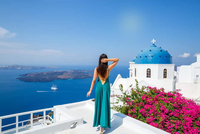 Santorini: Private Oia Village Photoshoot - Key things that make this photoshoot work