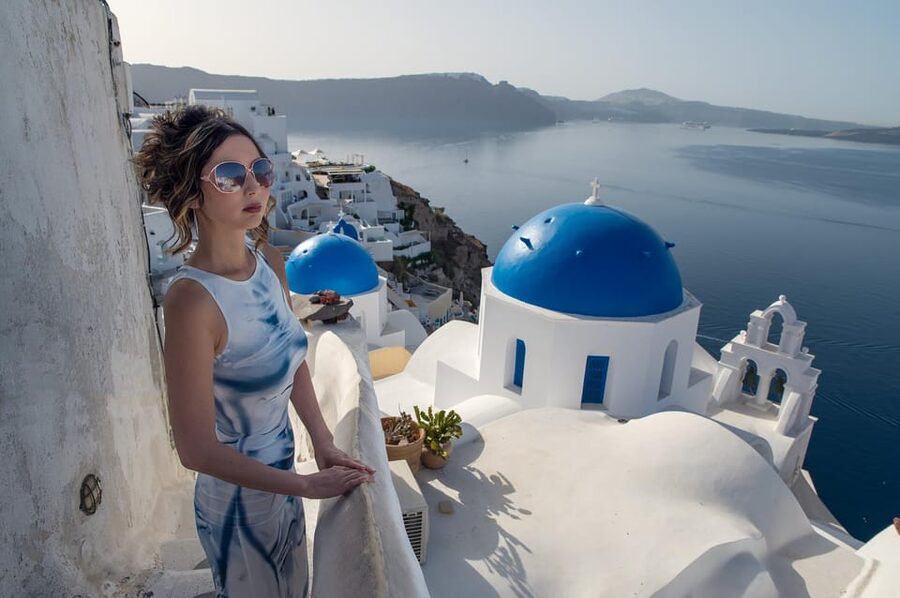 Santorini: Private Photo Shoot with a Professional … - Why a private photo shoot is a smart move in Santorini