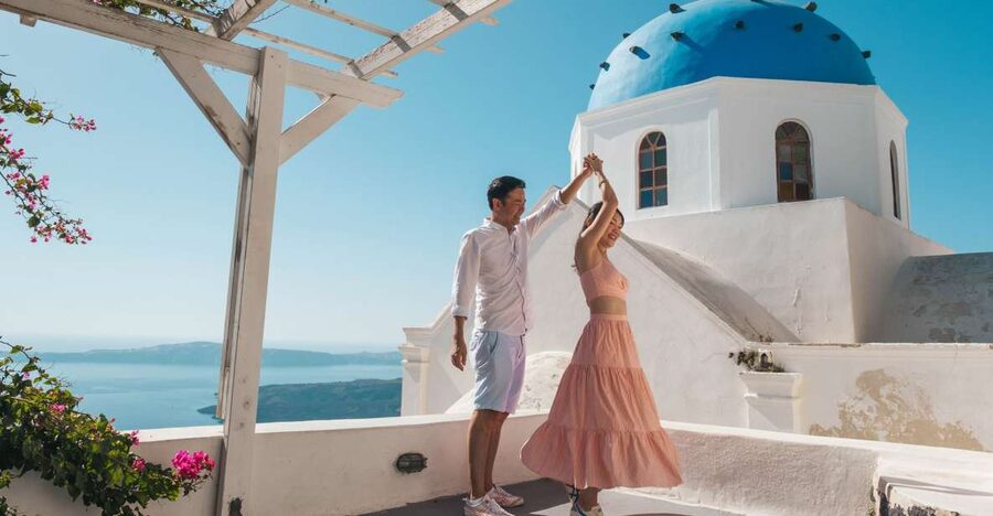 Santorini Private Photoshoot - Morning vs Sunset: Timing That Changes Everything
