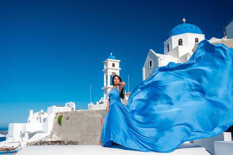 Santorini: Proffessional Flying Dress Photoshoot - Key things to know before you book