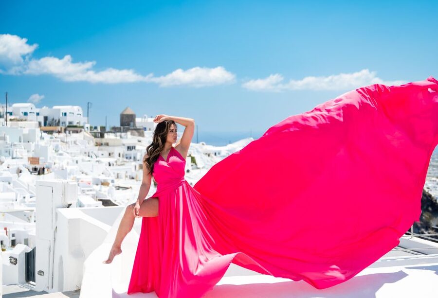 Santorini: Proffessional Flying Dress Photoshoot - Practical tips so your flying dress photos look effortless