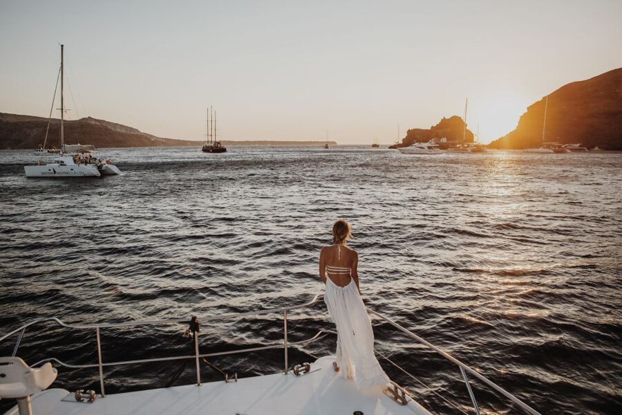 Santorini Proposal: A Luxury Photoshoot for Your Yes! Moment - Key Takeaways Before You Book