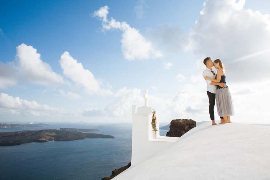 Santorini Unfiltered: Luxury Photoshoot with a Photographer - FAQ