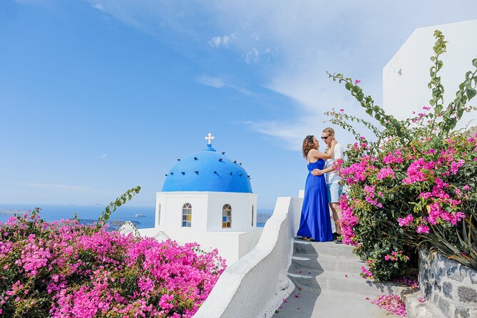Santorini Vacation Photoshoot - Pose coaching that feels natural (even if you hate photos)