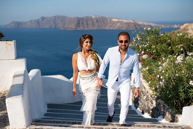 Santorini Walking Tour with a Personal Photographer - Should You Book This Santorini Walking Photo Shoot?