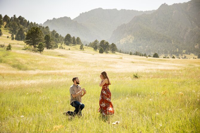 Scenic Mountain Photoshoot in Boulder, Colorado - Weather, Walking, and What to Wear So You Don’t Regret It