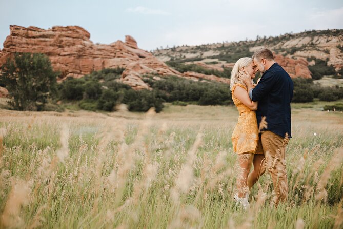 Scenic Photoshoot in Denver's Foothills - What to wear and how to make the photos look like you meant it