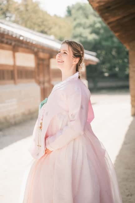 Seoul: Professional Hanbok Photography at Gyeongbok Palace - Gwanghwamun and Geunjeongjeon: your photo stops before the main shoot