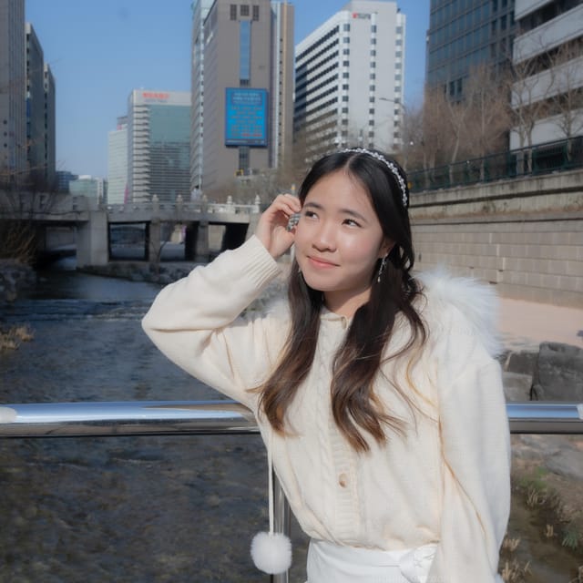 Seoul: Professional Photoshoot choose your location - Posing tips that matter (and how the guide helps)
