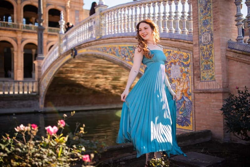 Seville: Professional Photoshoot and Video - Plaza España Portraits Are All About Timing and Angles