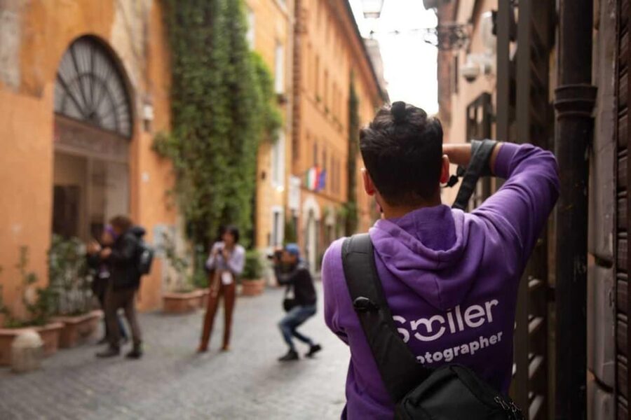 Seville: Professional Photoshoot at Plaza de España - Where You Meet: Torre Norte and How the Shoot Actually Runs