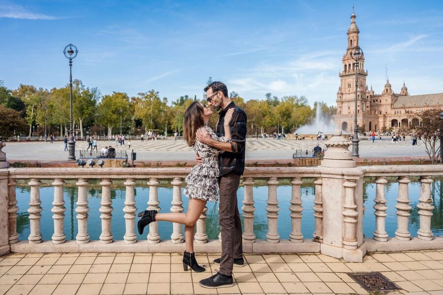 Seville: Professional Photoshoot at Plaza de España - Quick Tips to Get More From Your Session