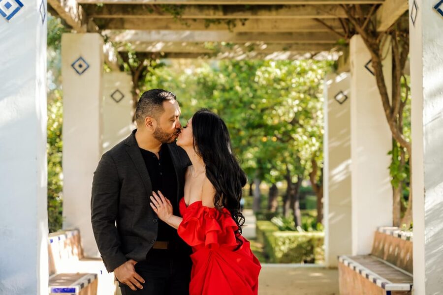 Seville: Romantic photoshoot for Couples - The Photographer’s Local Eye: “Secret Corners” That Actually Matter