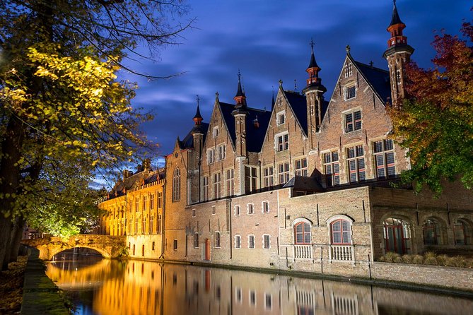 "Shades of Brugge" Photo Tour - 3hr private city tour & workshop - Meeting at the Basilica of the Holy Blood and the pickup option