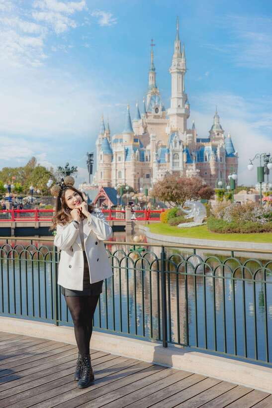Shanghai Disneyland Photography Services - How this Shanghai Disneyland photo session really helps