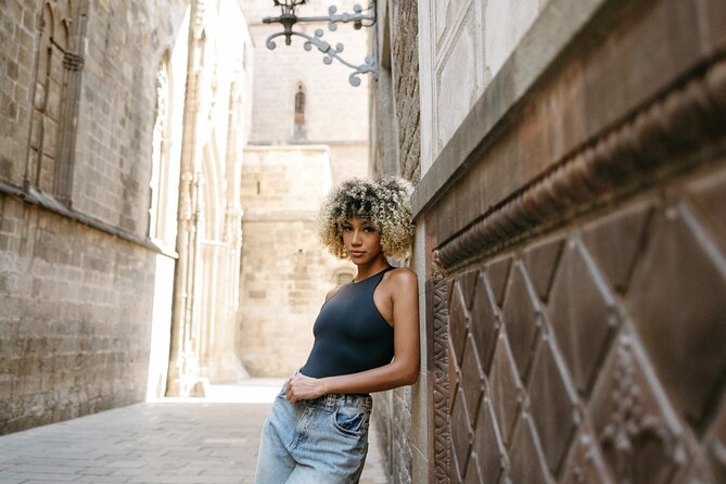 Shine in the Streets of Barcelona: cinematic & candid photos - Why this photo walk beats the usual sightseeing shuffle