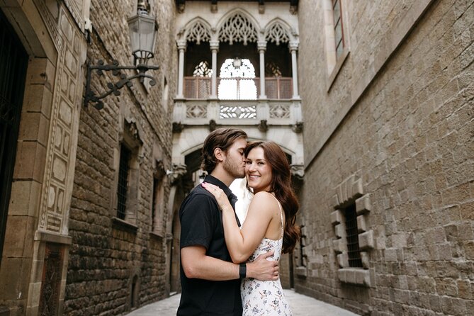 Shine in the Streets of Barcelona: cinematic & candid photos - Stop 4: Gothic Quarter streets for texture and real moments