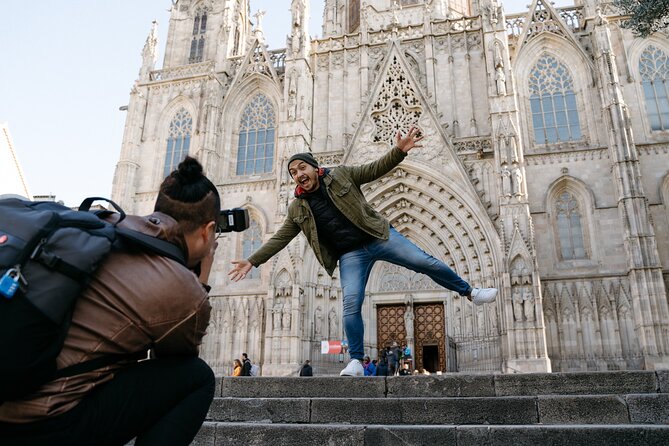 Shine in the Streets of Barcelona: cinematic & candid photos - Stop 5: Plaça del Rei and its staircase variety