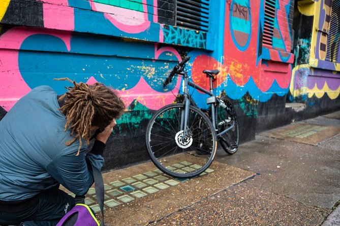 Shoreditch Street Art Private Photography Tour including Brick Lane - Pace, breaks, and why the timing actually helps