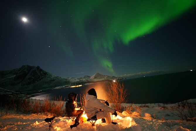 Small Northern Lights Tour Max 8 Guests Pickup and Photography - Guides who chase, then wait: languages and pacing that feel human