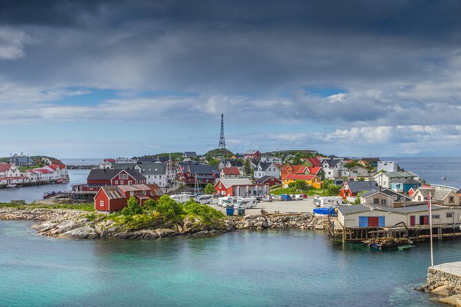 South Lofoten Highlights Photo Tour (Summer) - Reine: photo opportunities with Reinebringen in the background