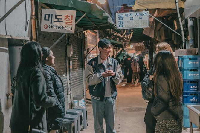 Street photoshoot and Seoul Hidden gem History Walking Tour - Cheonggyecheon Stream and the art of golden-hour walking
