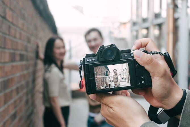 Street photoshoot and Seoul Hidden gem History Walking Tour - Ikseon-dong: hanok-style alleys plus café culture photos
