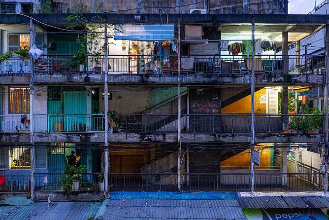 Sundown in the Colony Photo Tour - Street-food breaks that don’t kill your momentum