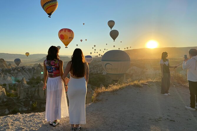 Sunrise Balloon Watching Tour with Photographer in Goreme - Love Valley Panorama Stop: Balloons With a Signature View