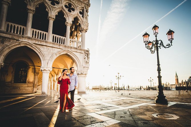 Sunrise Couple Photoshoot Tour - Timing, Meetings, and How the Session Fits Your Morning