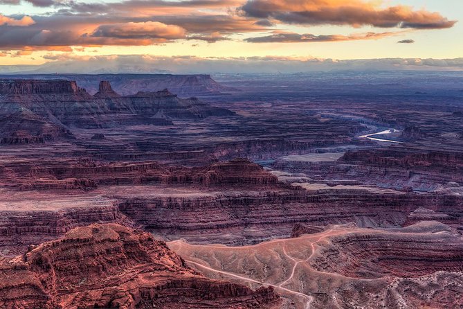 Sunrise photography in Dead Horse Point and Canyonlands National Park - Physical comfort: moderate fitness, short hikes, early mornings