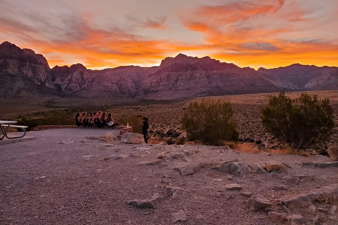 Sunset Hike and Photography Tour near Red Rock with Optional 7 Magic Mountains - What to bring and how to dress for real desert weather