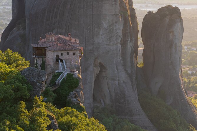 Sunset Meteora Private Photography Tour - Snacks, bottled water, and a tight 4-hour pace