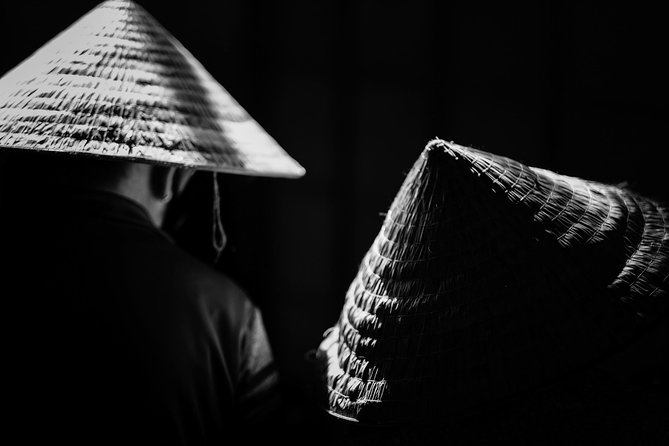 Sunset photo tour with the farmers - Entering a traditional river village: respectful candid photos