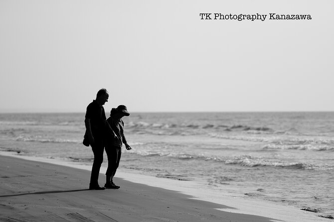Suzu/Noto private 1 day Photoshoot by professional photographer - Stop 4: Tsukumo Bay and Ika no Eki Tsukumall (20 Minutes)