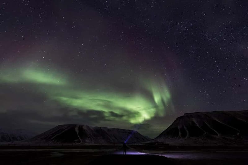 Svalbard: Northern Lights Photography Tour with local expert - Camera Setup: Tripod, Smartphone, and Getting Sharp Results