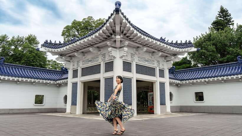 Taiwan Taipei: Private Photoshoot with Taiwan Photographer - C.K.S Memorial Station Exit 5: the fastest way to start