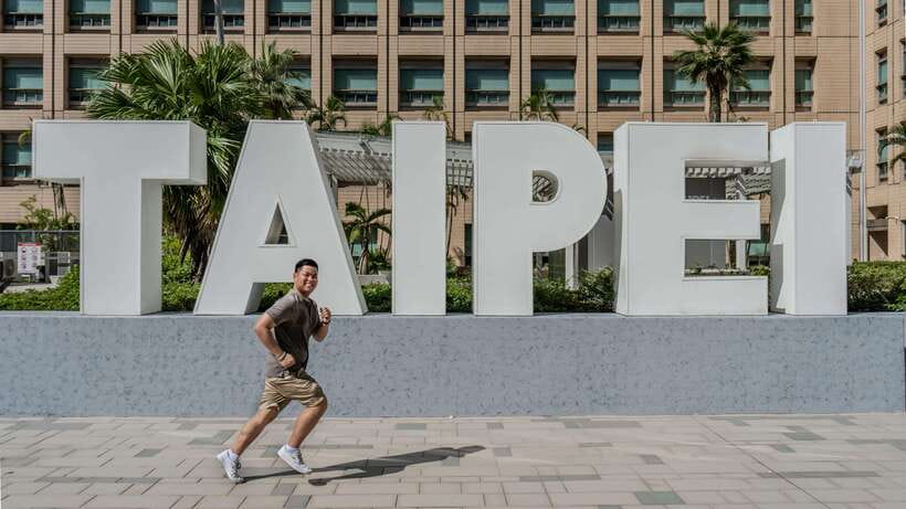 Taiwan Taipei: Private Photoshoot with Taiwan Photographer - The photo package: 200 originals, 10 edits, and a real use case