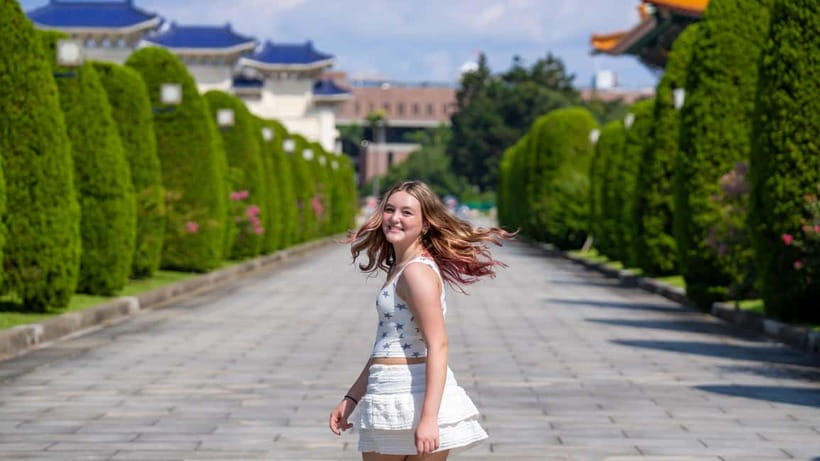 Taiwan Taipei: Quick Photoshoot with Taiwan Photographer - The Gear Matters: Sony A7RV, 70–200mm, and Flash