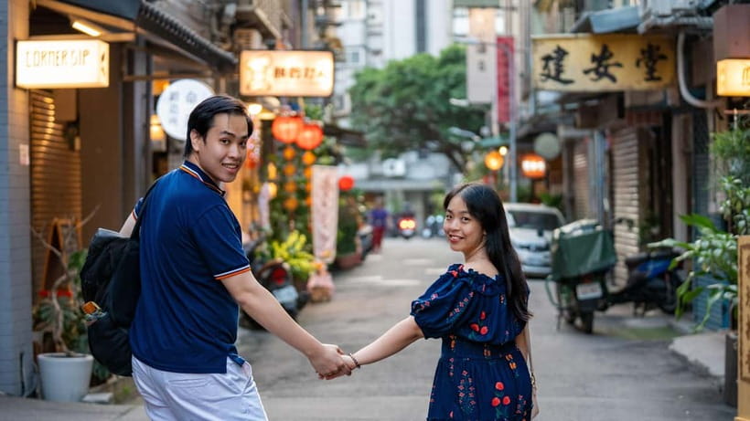 Taiwan Taipei: Quick Photoshoot with Taiwan Photographer - Price and Value: $200 for Up to Four People