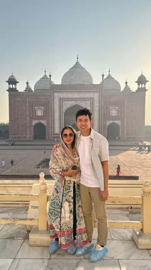 Taj Mahal Professional Photography or Guide Sunrise Tour - Price Value: Why $2.72 Isn’t the Whole Story