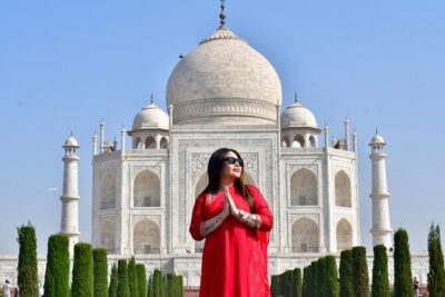 Taj Mahal Tour With Professional Photographer With Rental Saree - Agra Fort: what you gain in two hours
