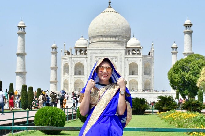 Taj Mahal Tour With Professional Photographer With Rental Saree - The vehicle, pickup point, and how the day flows