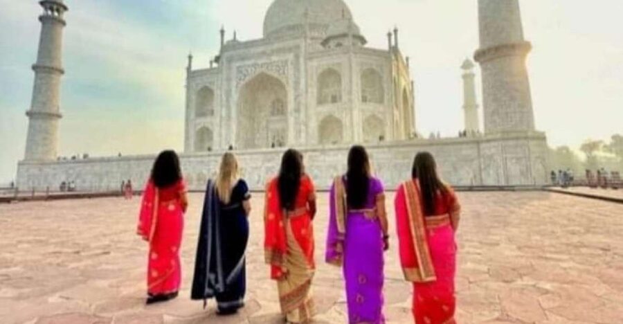 Taj Mahal with Professional Photoshoot - Taj Mahal photos with a guide: the real value